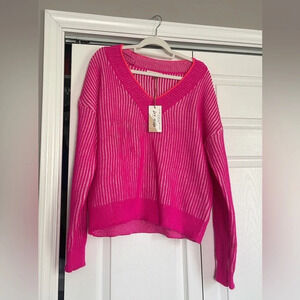 Boutique Poppin’ Pink Vneck Boutique medium NWT